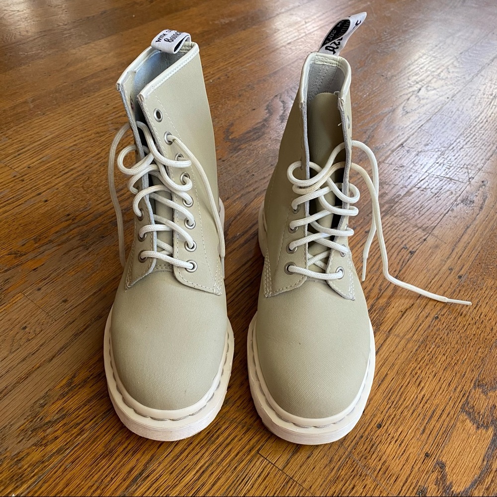 Dr. Martens 1460 Mono Boots